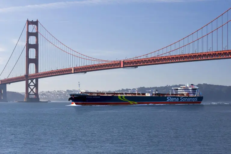 Artist impression of the Stena Bulk Suezmax newbuildings ordered from Samsung