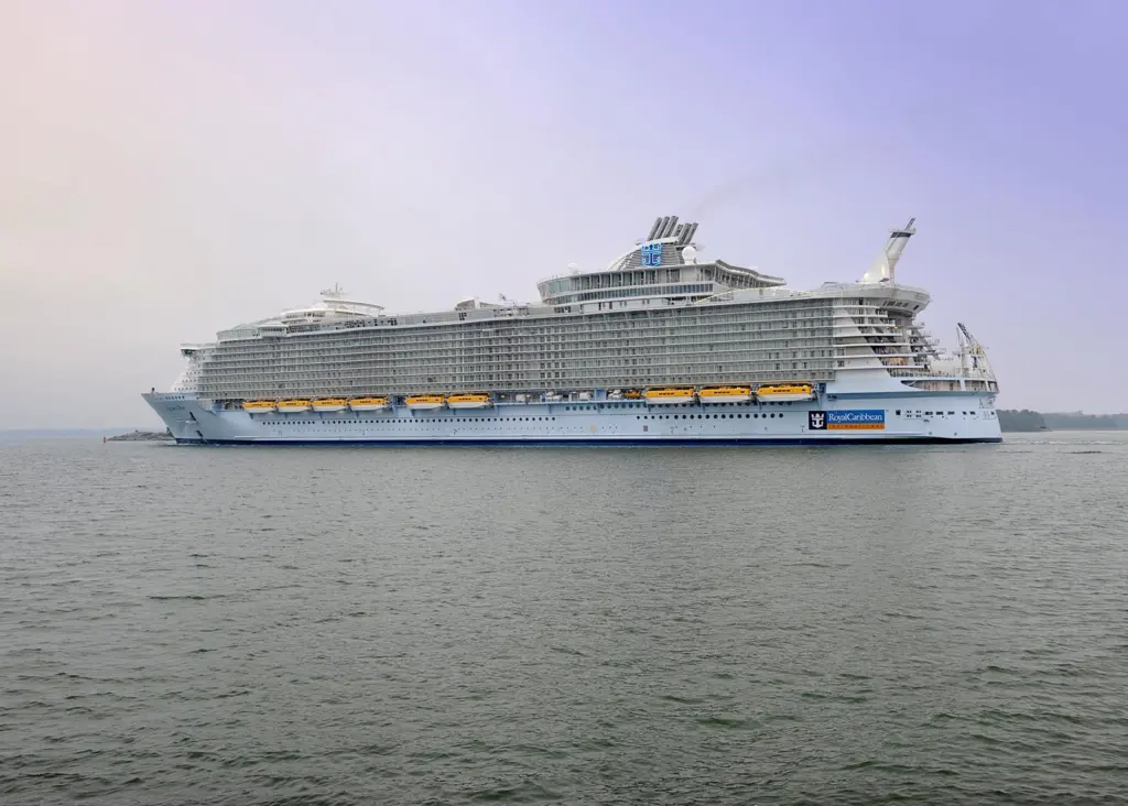 ‘Allure of the Seas’ running her sea trials