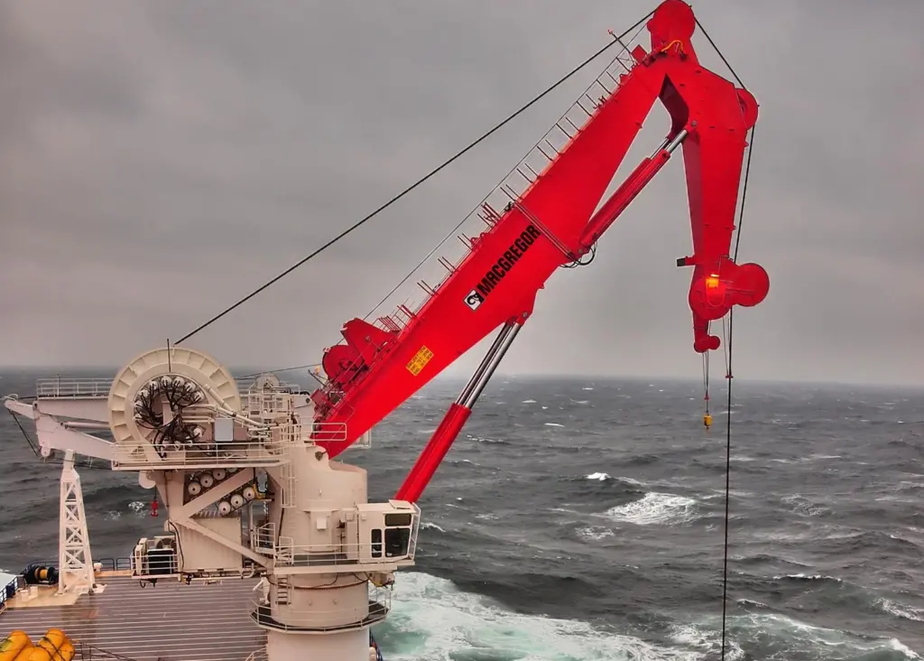 MacGregor 250 tonne AHC crane onboard ‘Northocean 104’