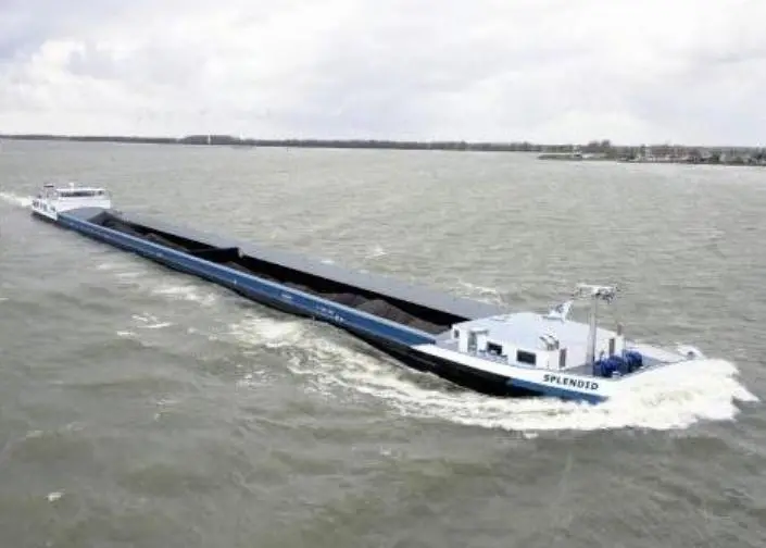 Inland bulk carriers like this may soon be LNG powered