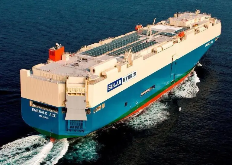 Hybrid car carrier 'Emerald Ace'