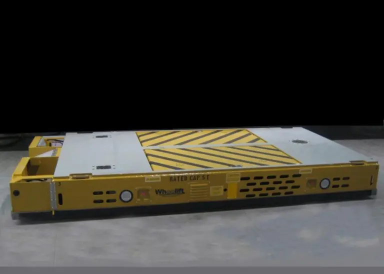 The Wheelift transporter’s accuracy means shafts and propellers can be eased apart or mated up without strain