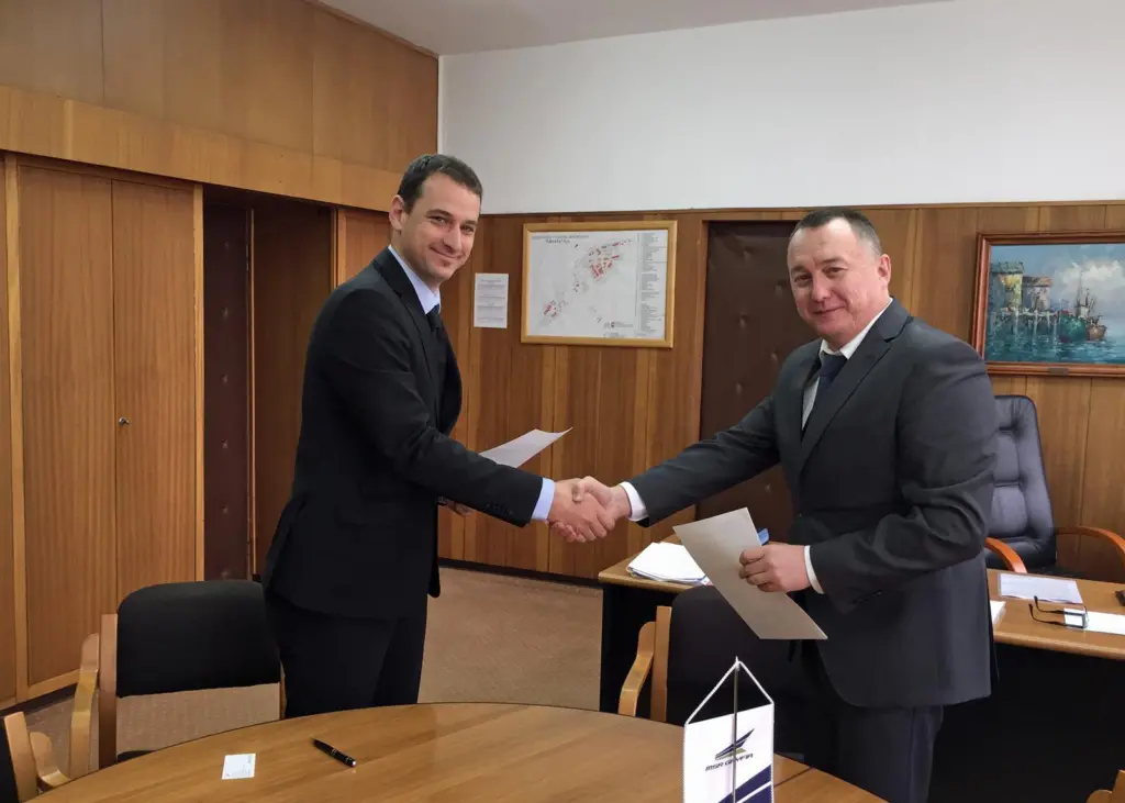Thordon and MSR Gryfia sign an agreement under which ships can be converted to water-lubricated stern tube bearings in Poland