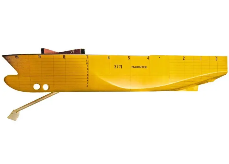 In initial model tests the 'whale tail' reduced friction on the vessel by 9-17%, with a similar reduction in heave and pitch