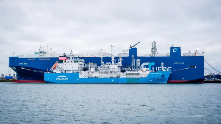 Statoil shuttle tankers will make use of Europe's first purpose-built LNG bunkering vessel when refuelling in Rotterdam