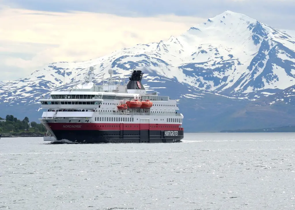 Vessel monitoring enabled Rolls-Royce to plan emission-optimised propulsion conversions for six Hurtigruten cruise ferries