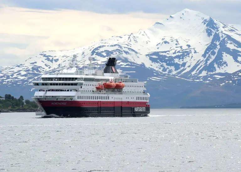 Vessel monitoring enabled Rolls-Royce to plan emission-optimised propulsion conversions for six Hurtigruten cruise ferries