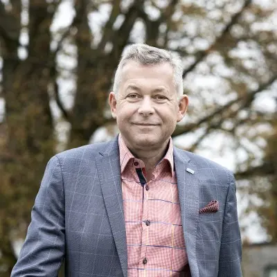 Lars Robert Pedersen