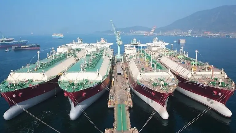 The eight new 174,000 cbm LNG carriers destined for long-term charter to Shell LNG will feature a direct drive PM shaft generator solution. (Photo copyright: Shell)