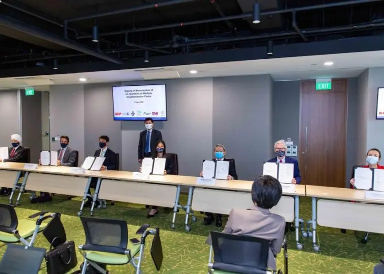 The memorandum of cooperation was signed on 21 April in the presence of Chee Hong Tat, Singapore’s Senior Minister of State for Transport and Foreign Affairs Photo: MPA