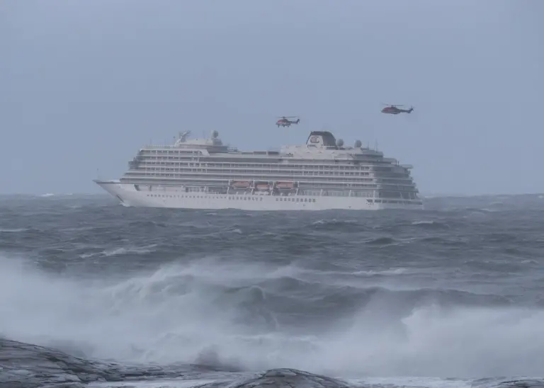 NTNU researchers noted that there were a number of technical precursors before the <i>Viking Sky</i> blackout. (credit: CHC)