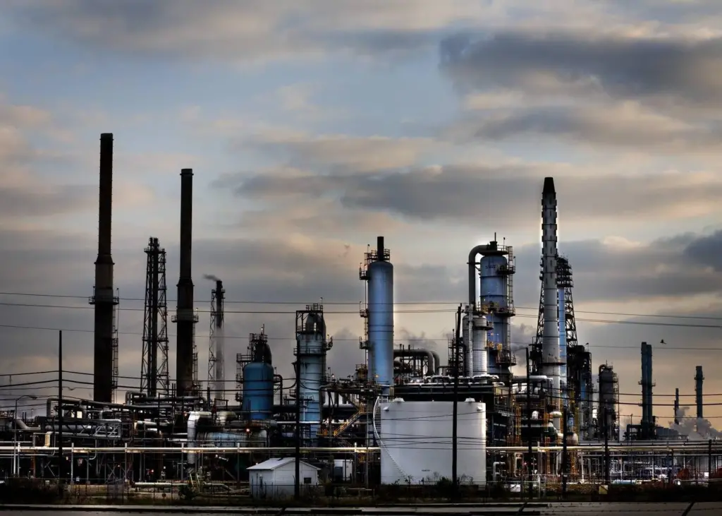 Capturing and storing carbon is one way of reducing greenhouse gas emissions Photo: Benjamin Lowy/Getty Images