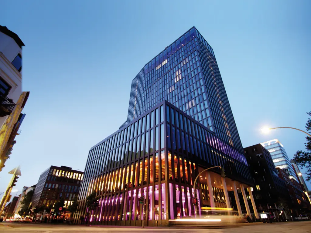 aussenansicht_timelapse_empire_riverside_hotel