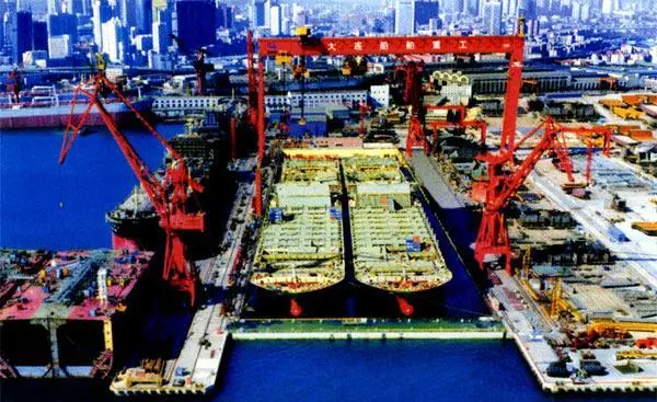 One of the 300,000 dwt newbuilding drydocks in the CSIC Group
