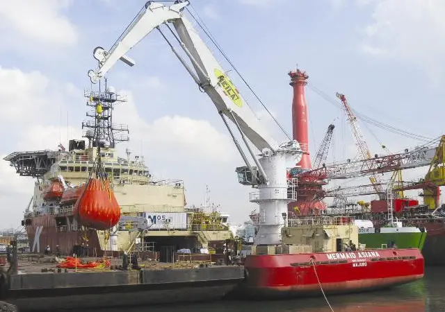 The Heila AHC crane undergoing tests in Singapore