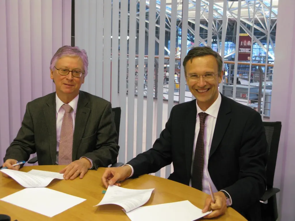 Dr Pierre C. Sames, Senior Vice President Strategic Research and Development of GL and Dr Wolfgang Mett
