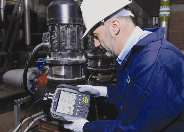 Using SKF’s latest measuring equipment