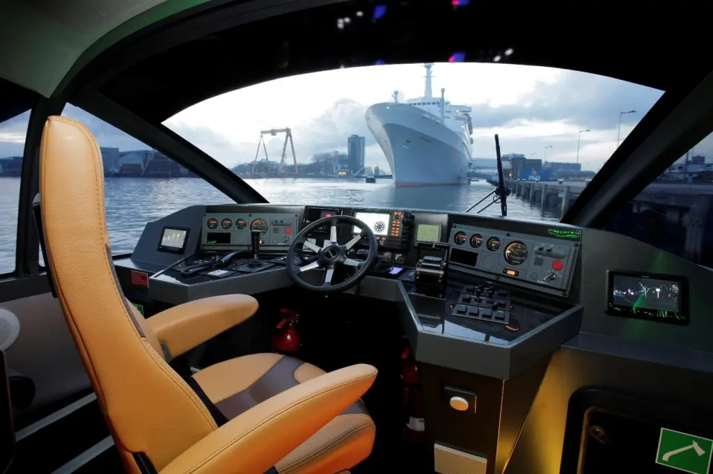 Helm station of Damen water taxi