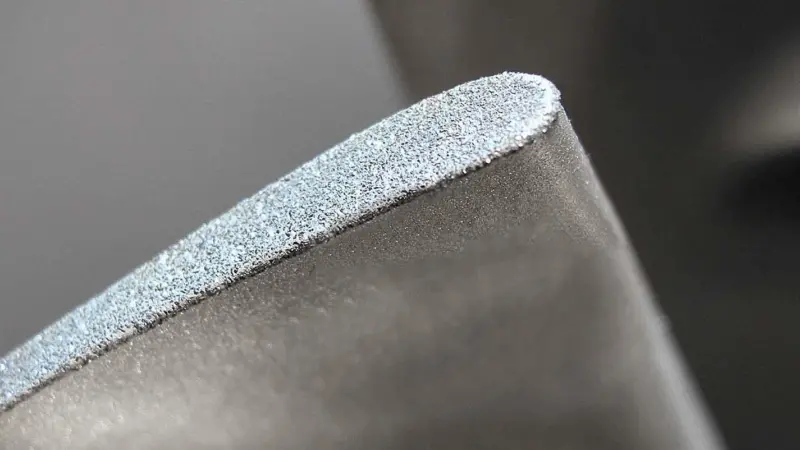 ABB Turbocharging’s turbine blades with hard wear resistant tips are designed to scrape away hard HFO fouling on turbocharger turbine diffusers to minimise contact of standard blades with the abrasive deposits