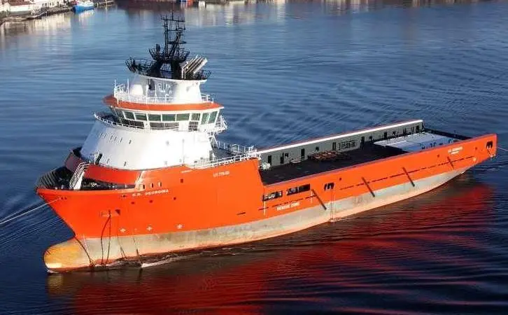 E.R. Georgina is fitted with anti-glare screens