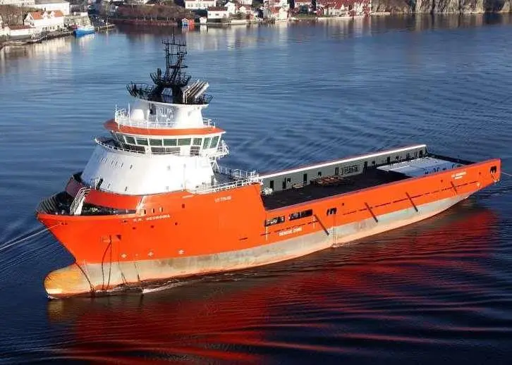 E.R. Georgina is fitted with anti-glare screens