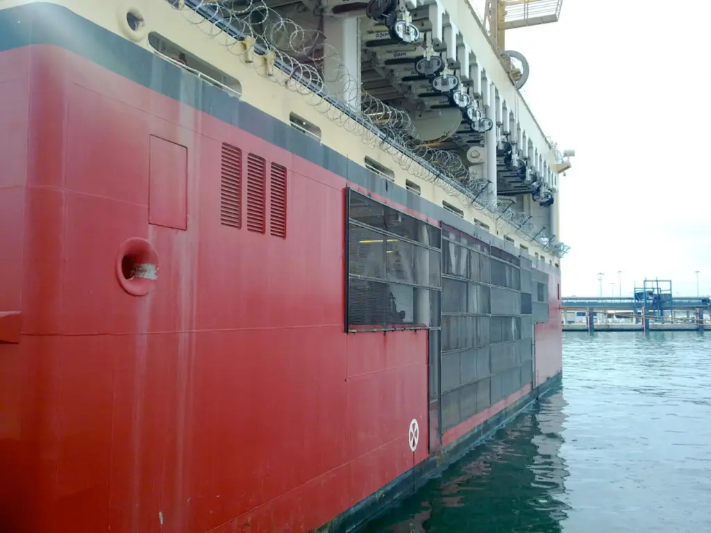The stern of Ramform Sterling fitted with anti-pirate grids, fences and razor wire