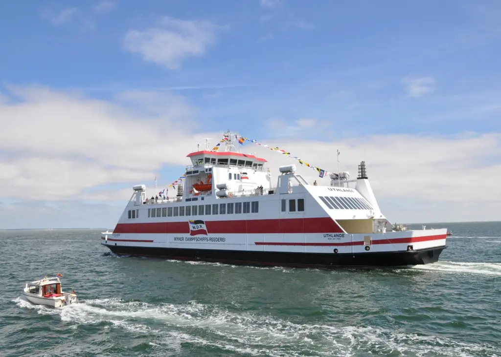 Double-ended ferry ‘Uthlande’ with VSPs