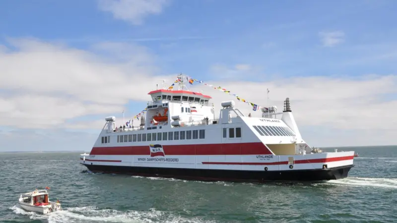 Double-ended ferry ‘Uthlande’ with VSPs