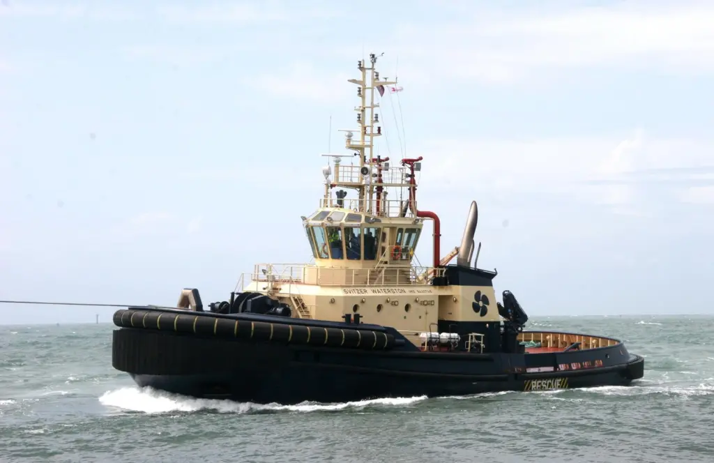 The 34m ‘Svitzer Waterston’ is one of four tugs of the same class equipped for escort duties.