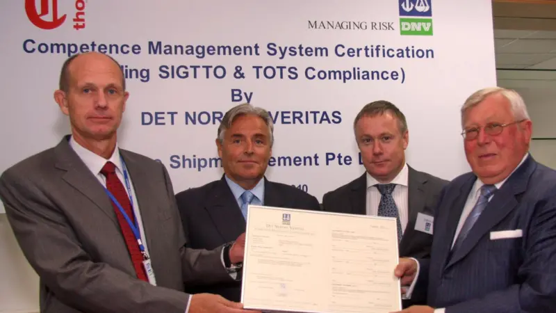 Thome CEO Olav Eek Thorstensen, president Claes Eek Thorstensen, and Capt Ivar Thomasli, managing director of Thome Ship Management Philippines, were presented with the DNV SeaSkill certification by DNV president Tor Svensson at DNV’s Singapore offices
