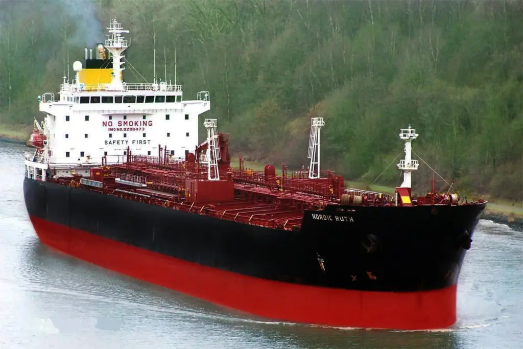 Chemoil refuelling vessel Nordic Ruth