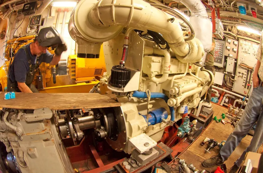 One of the tug’s two Cummins KTA19 M main engines
