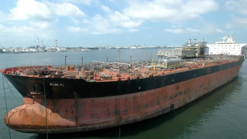 The Aframax tanker ‘Arc II’ awaiting conversion into a FPSO at Jurong Shipyard