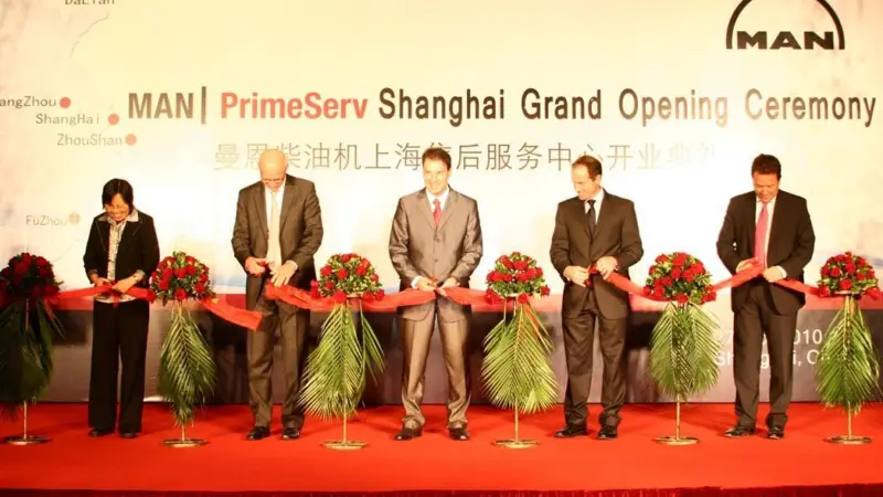 The official cutting of the ribbon at the PrimeServ Shanghai premises