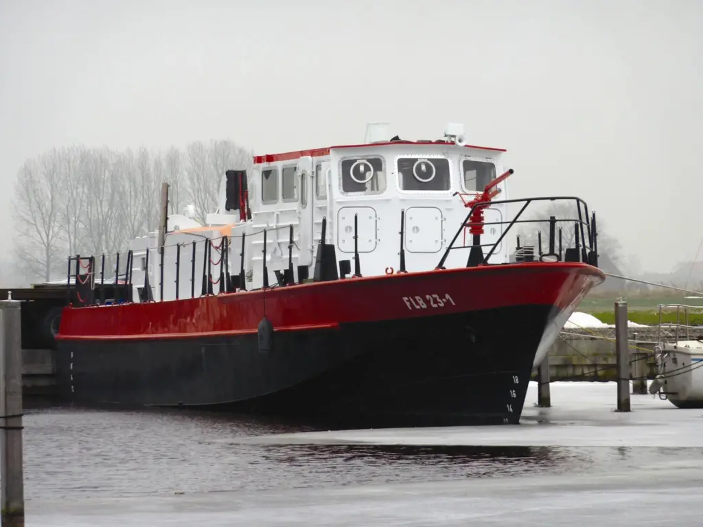 The Dutch-built test boat by Electric Ship Facilities that uses a hybrid gas turbine/battery/electric propulsion system based on the 30kW Capstone microturbine (Courtesy Capstone Turbine Corporation)