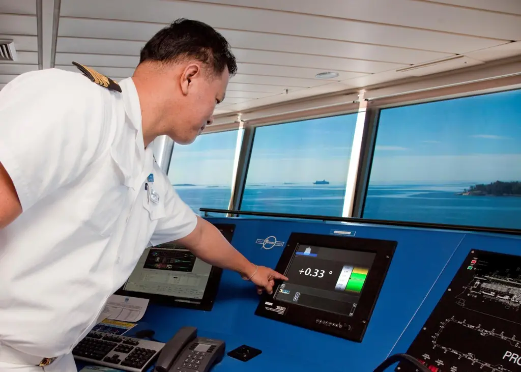 Eniram DTA in use on the bridge of ‘Norwegian Jewel’