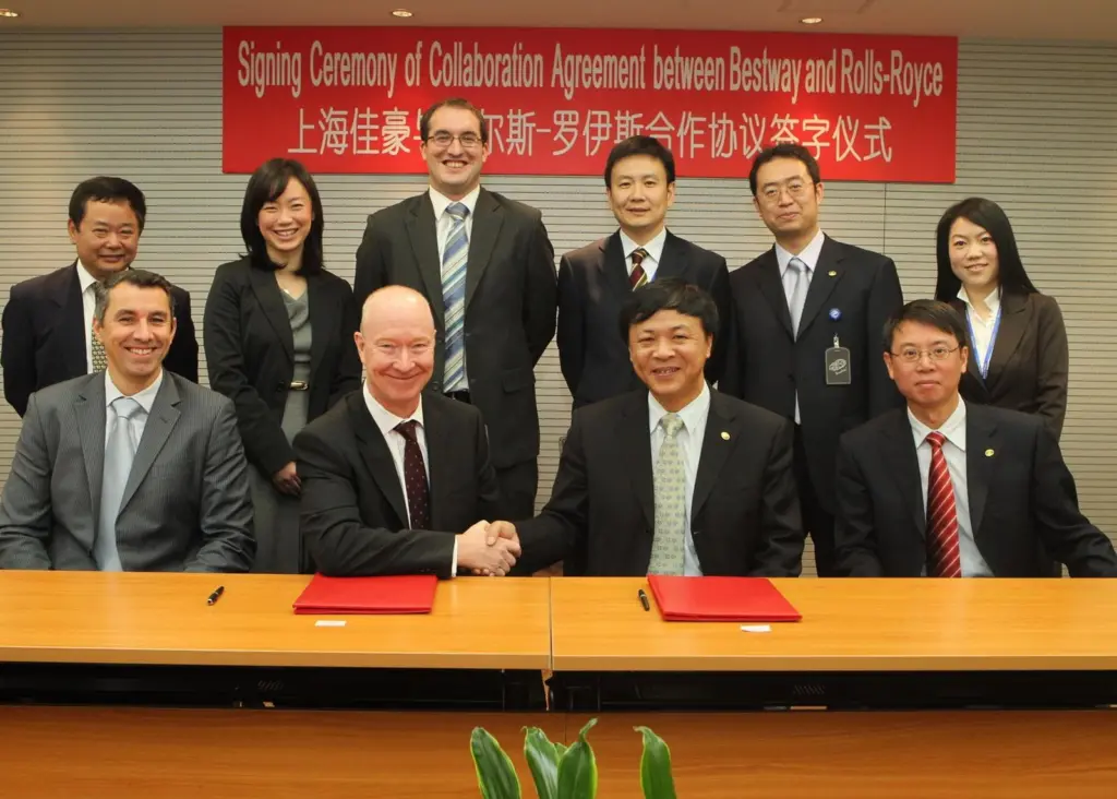 The signing ceremony between Rolls-Royce and Bestway
