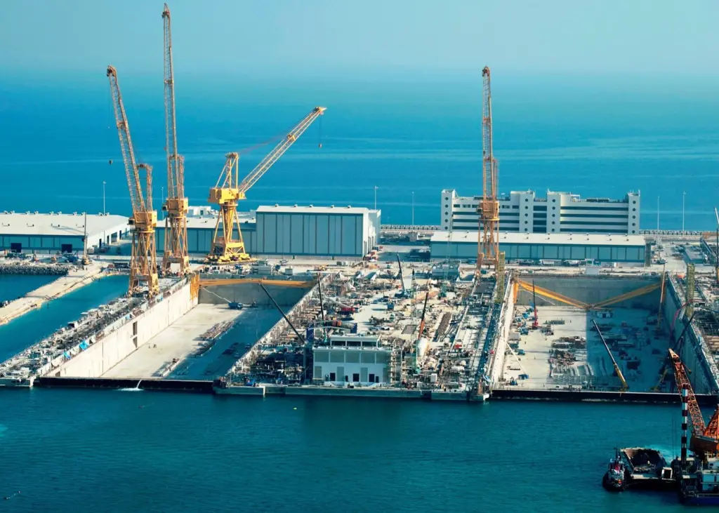 Occupying an area of 43 hectares, N-KOM has two VLCC-size dry docks with 2,400m of berth capacity