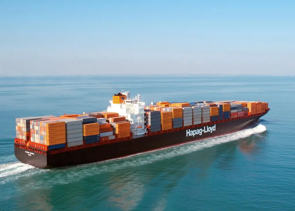 One of Hapag-Lloyd’s post-Panamax boxships, the 8,749 TEU ‘Colombo Express’
