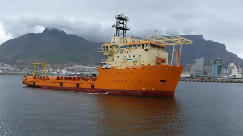 The refurbished ‘Toisa Vigilant’ leaving Gibdock