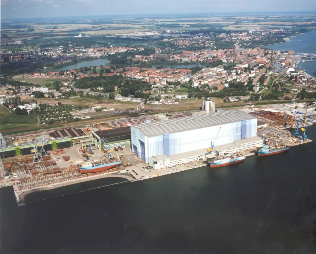 Volkswerft bags DFDS ro-ro duo