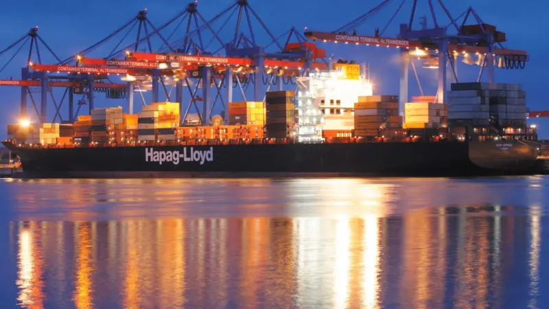 ‘Kyoto Express’, one of the first Stratos FBBPlus-equipped ships for Hapag Lloyd