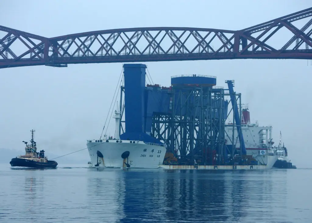 Babcock’s Goliath crane arrives at Rosyth
