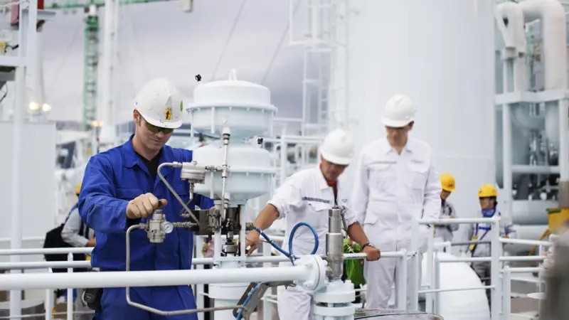 Hamworthy regasification equipment