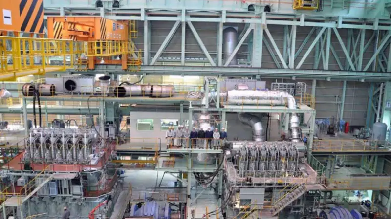 The first Tier-III-compliant, two-stroke engine – an MAN B&W 6S46MC-C8 type – pictured at Hitachi’s Ariake works.