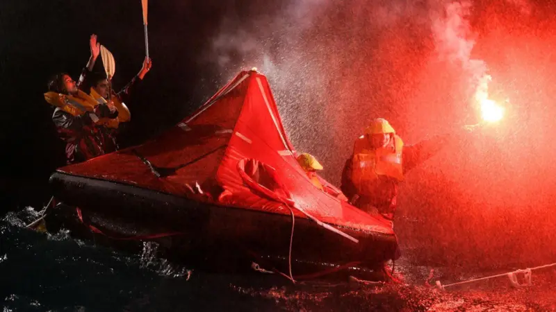 Chemring’s SOLAS distress signals will be fitted to all new and company-serviced Survitec liferafts