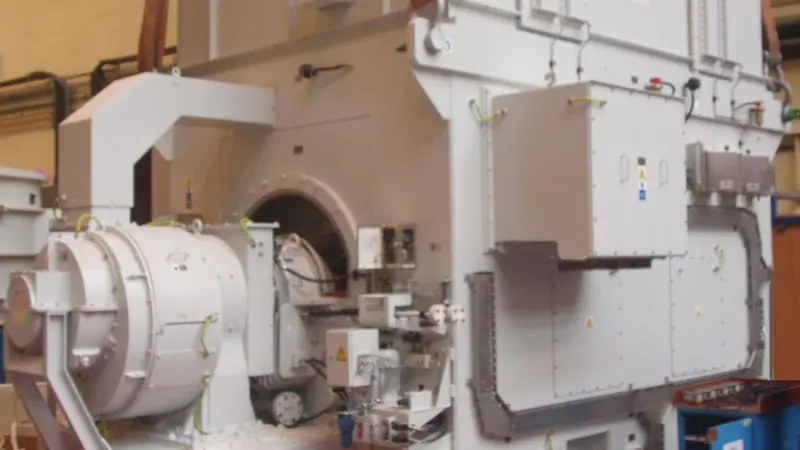 The first of two 36MW generators for the Royal Navy's Queen  Elizabeth Class aircraft carriers has been delivered by Converteam