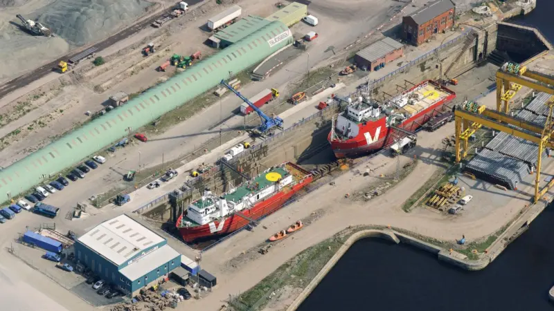 ‘Vos Patrol’ and ‘Vos Lismore’ (at the gate end) in the Leith dry dock