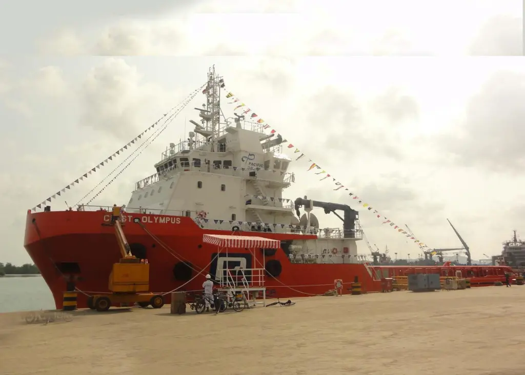 Recently-delivered AHTS 'Crest Olympus'