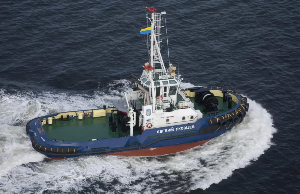 ‘Evgeniy Yakovtsev’ is typical of many Damen ASD Tug 2810 harbour tugs built for use in tug fleets around the world
